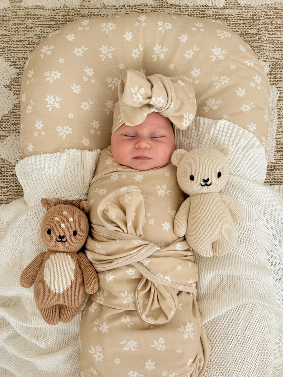 Baby Little and Fern | Neutral Daisy | Jersey Swaddle